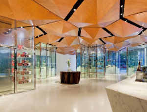 美國展臺設(shè)計公司如何在展臺搭建中合理利用玻璃材料的？